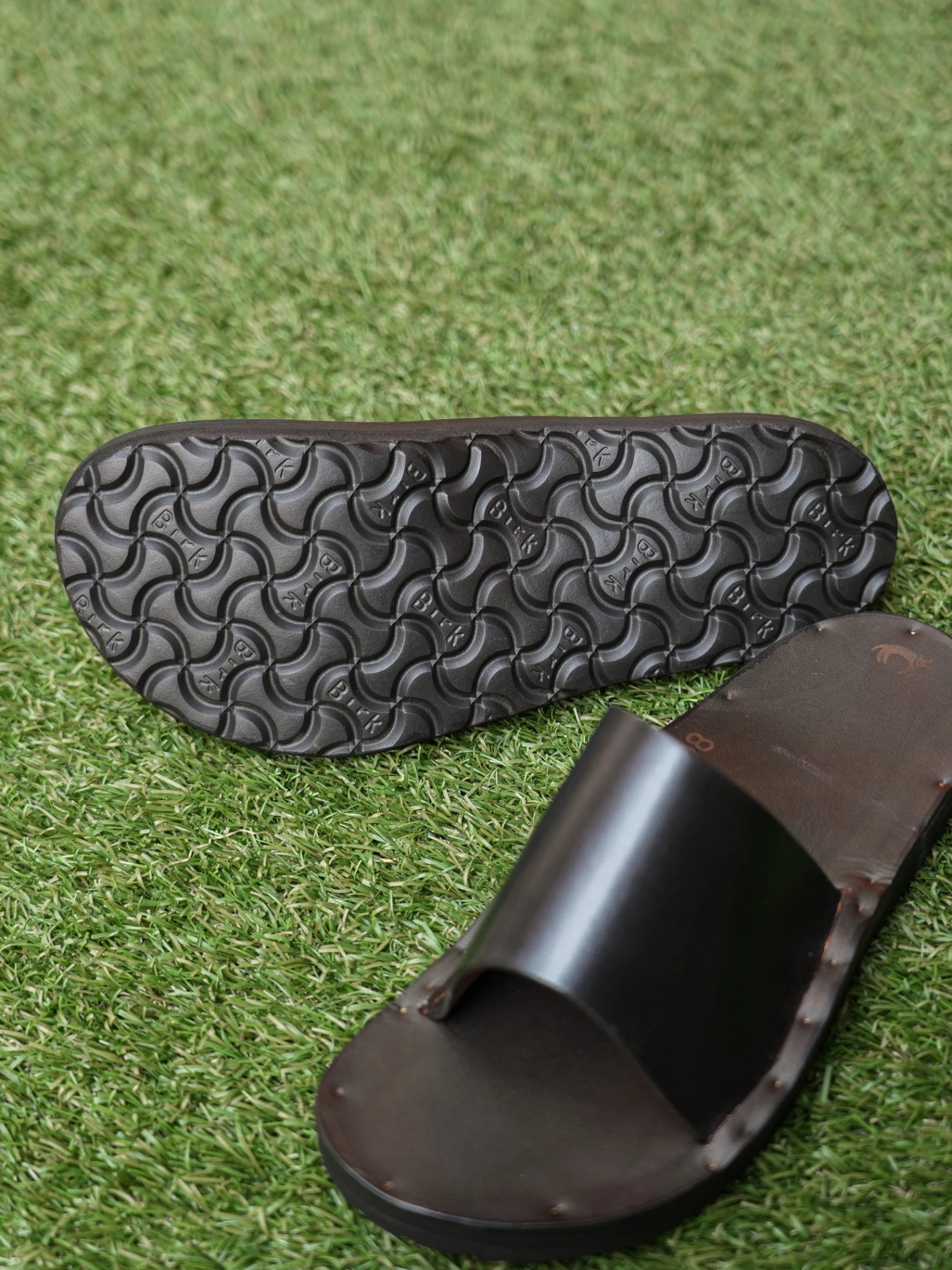 Jutta Neumann / Simone レザーサンダル