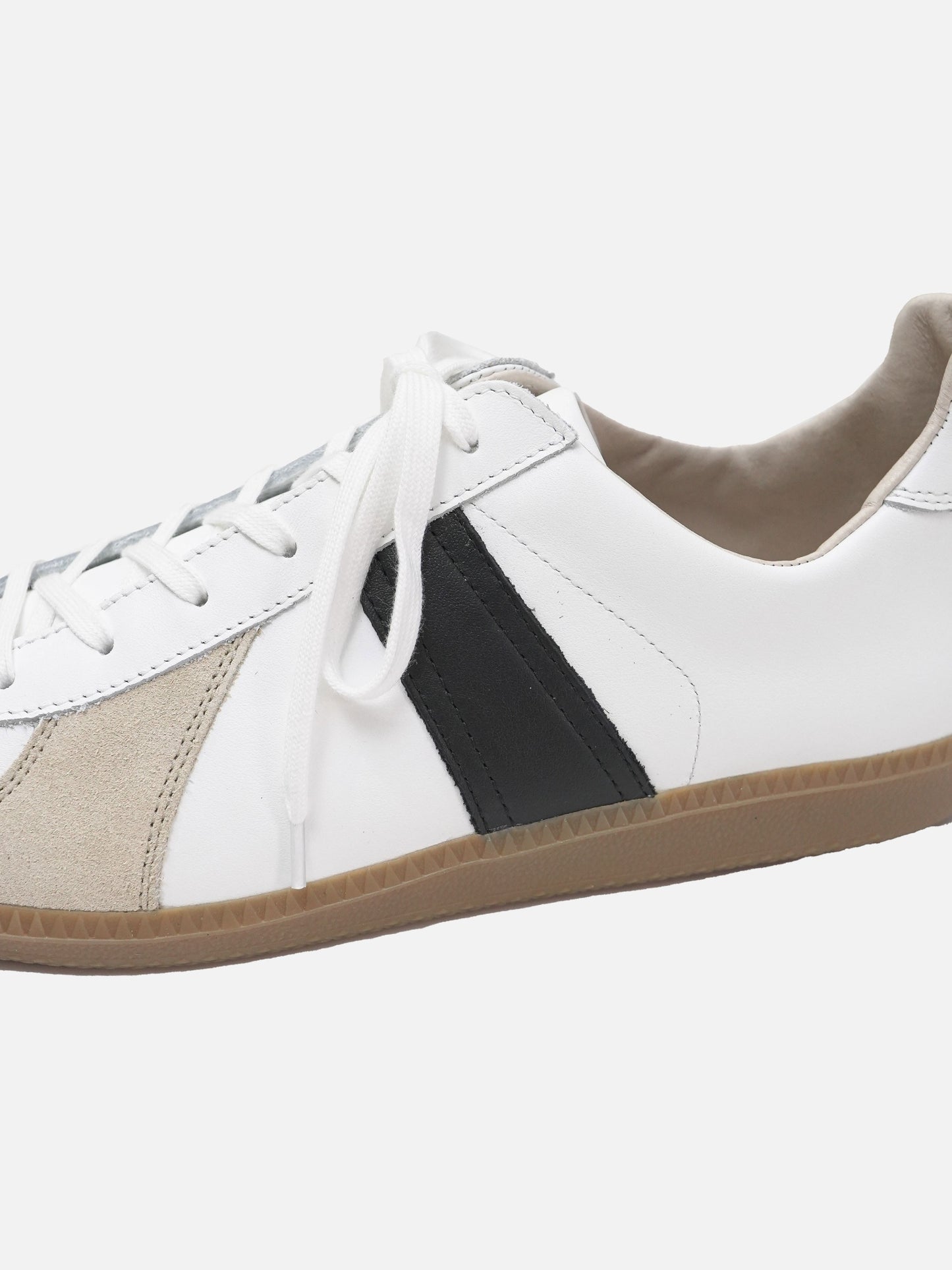 REPRODUCTION OF FOUND GERMAN MILITARY TRAINER